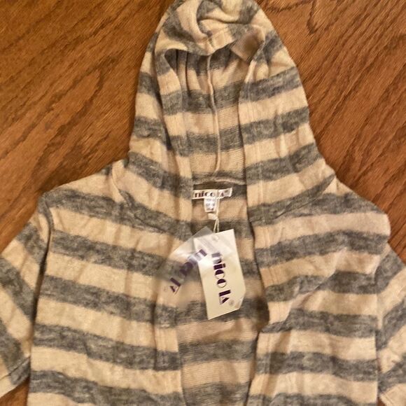 NWT Nico La cardigan gray and cream - Picture 3 of 10